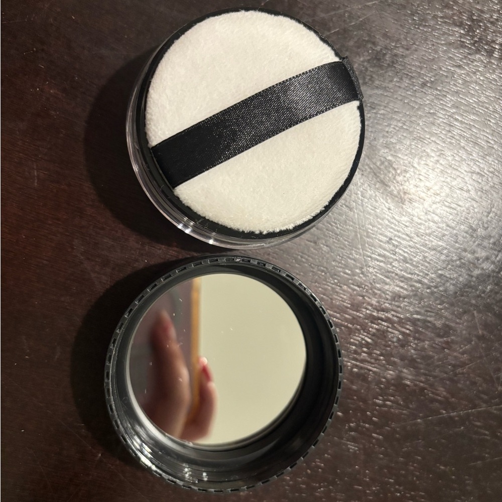 Makeup Powder - Picture 7 of 8